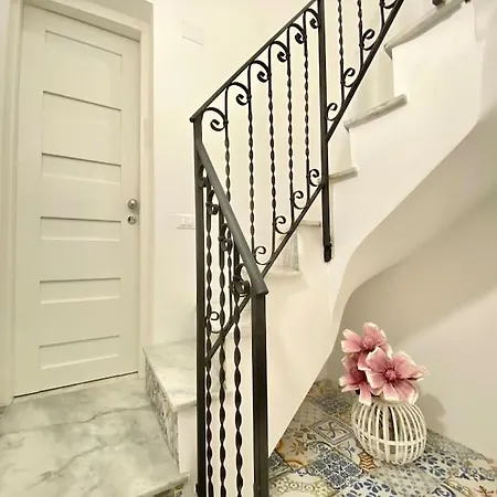 Teste Di Moro A Due Passi Dal Centro Di Palermo